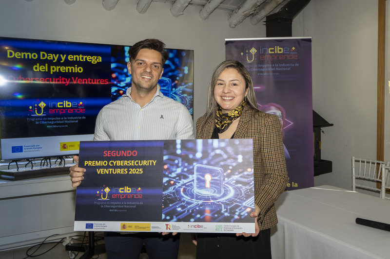Adrián Barreda (PsaicoTools) recogió el segundo premio