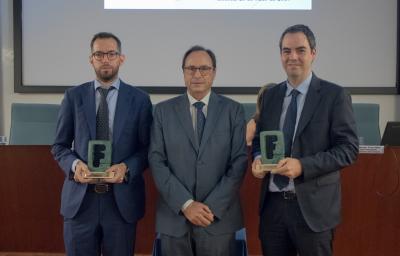 Vicent Soler entrega el premio FEBF a la Divulgación Financiera a UNACC y Afi