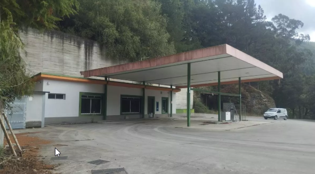 Gasolineras y supermercados públicos: ayuntamientos de la Galicia despoblada gestionan negocios para evitar perderlos